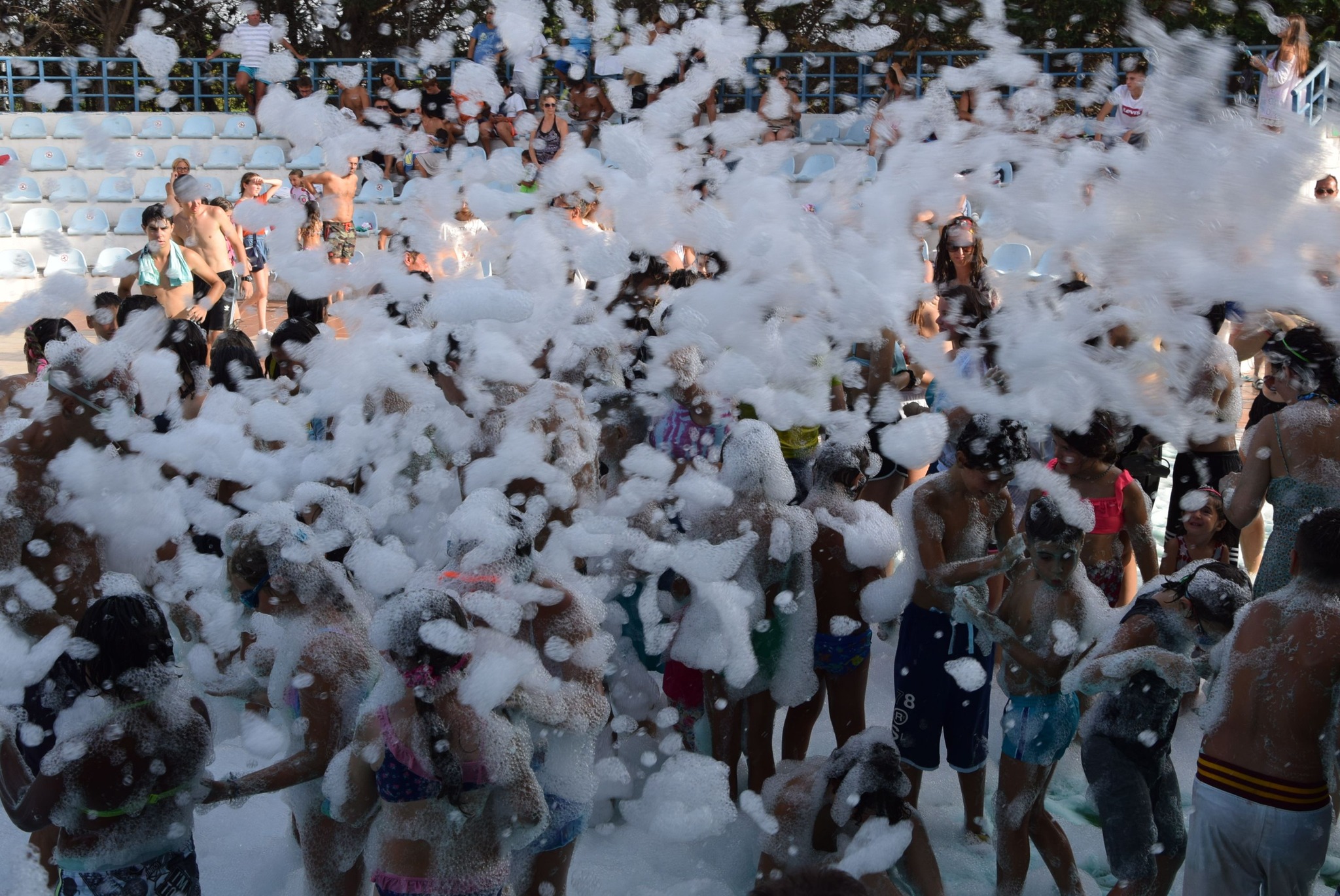 schiuma party evolution club animazione